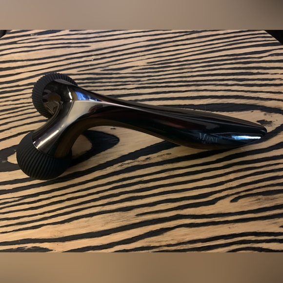 MDNA Skin The Beauty Roller - Picture 2 of 4